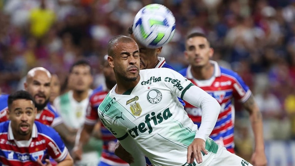 Palmeiras busca empate com um a menos contra o Fortaleza e segue líder do  Brasileirão